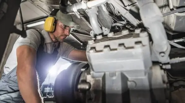 What Does a Truck Mechanic Do?